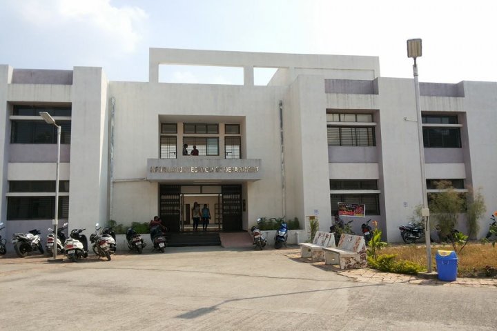 https://cache.careers360.mobi/media/colleges/social-media/media-gallery/7139/2019/2/25/Engineering Department of Dr S and SS Ghandhy College of Engineering and Technology Surat_Campus-view.jpg